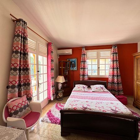 Appartement Domaine Lyscelle à Sainte-Rose Extérieur photo